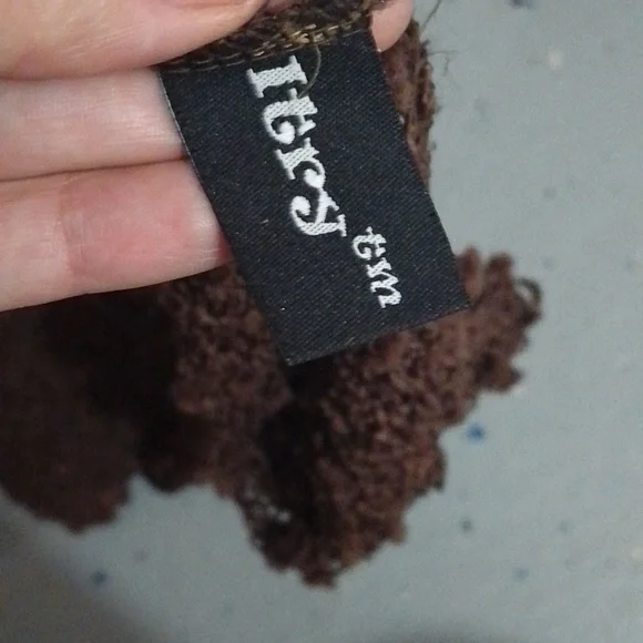 Brown scarf - Picture 3 of 3